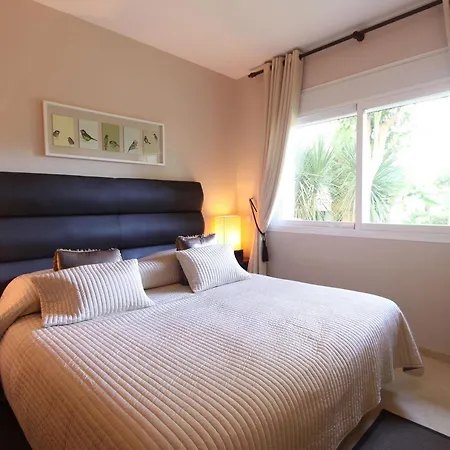 1126 Beachfront High Standard With Terrace Эстепона